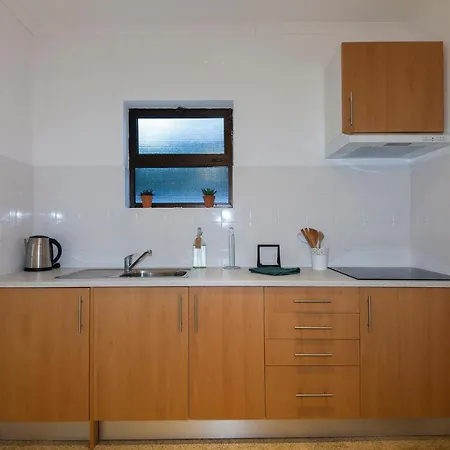 B16 - Casa Dos Montes In Алвор